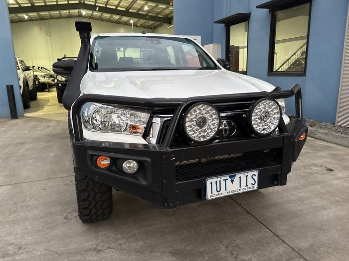 2019 Toyota Hilux SR