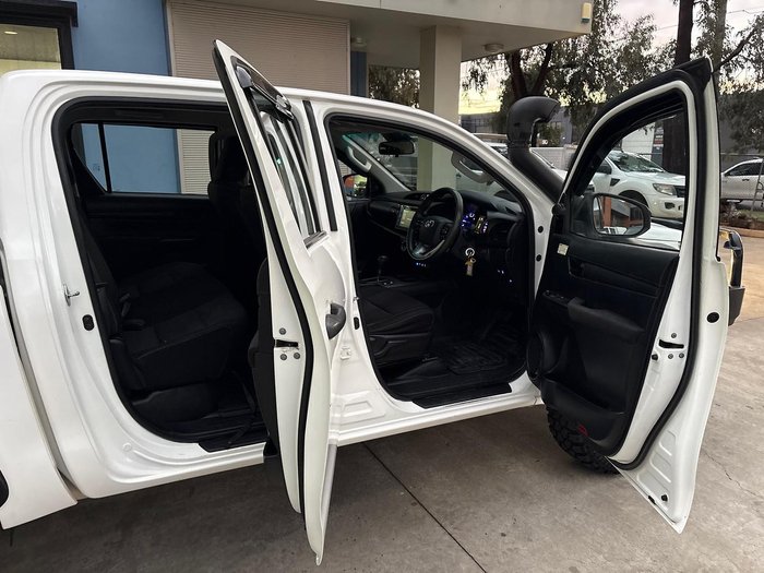 2019 Toyota Hilux SR