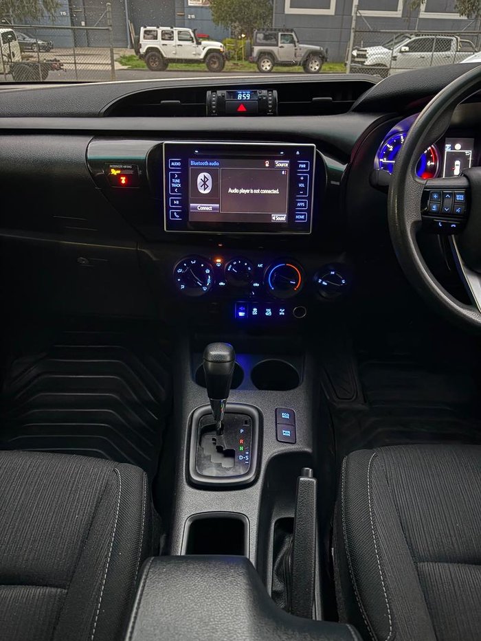 2019 Toyota Hilux SR
