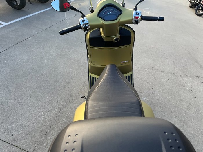 2023 VESPA GTS 300 CLASSIC