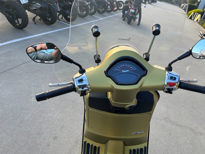2023 VESPA GTS 300 CLASSIC