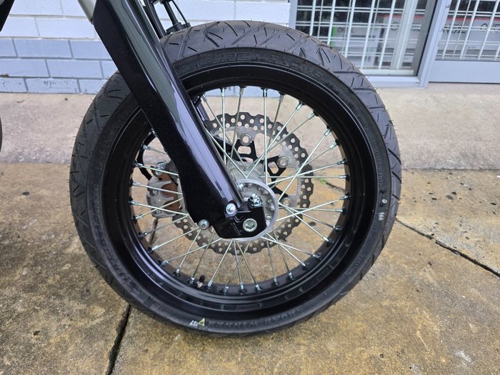 2023 Kawasaki KLX230SM GRAYSTONE/FURNACE ORANGE