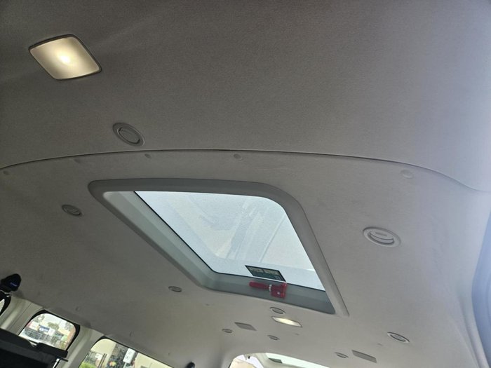 2025 Toyota Hiace Commuter