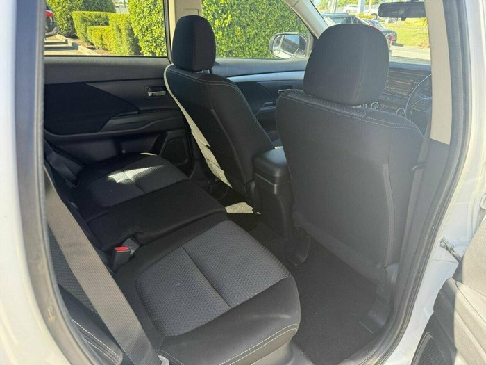2017 Mitsubishi Outlander ES