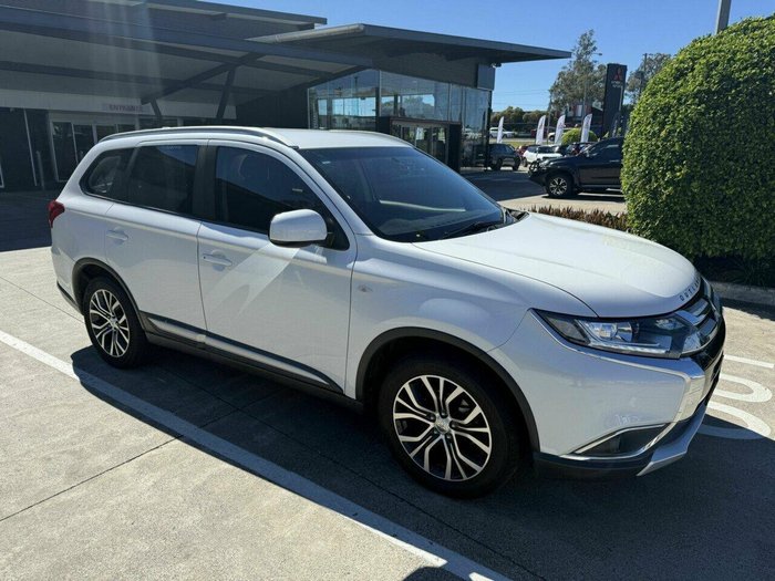 2017 Mitsubishi Outlander ES