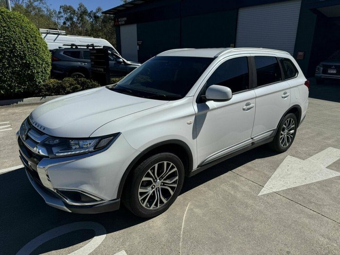 2017 Mitsubishi Outlander ES