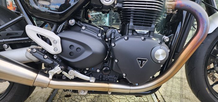 2024 Triumph BONNEVILLE SPEED TWIN 1200 MAROON