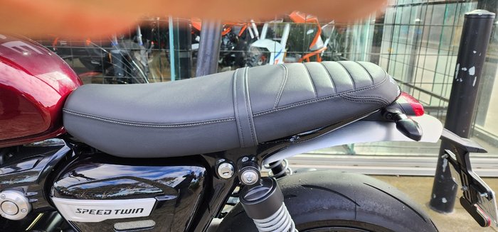 2024 Triumph BONNEVILLE SPEED TWIN 1200 MAROON