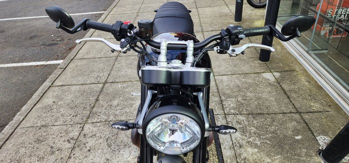 2024 Triumph BONNEVILLE SPEED TWIN 1200 MAROON