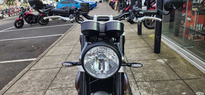 2024 Triumph BONNEVILLE SPEED TWIN 1200 MAROON