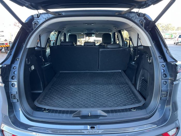 2021 Isuzu MU-X LS-T