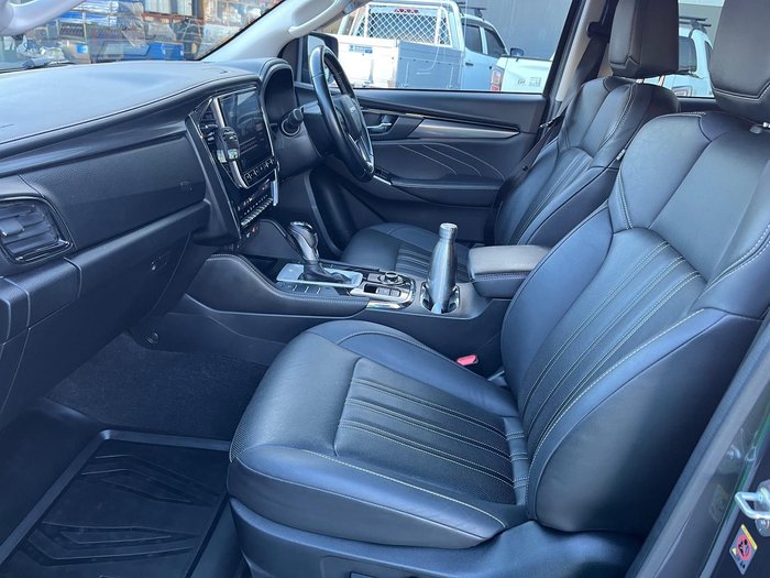 2021 Isuzu MU-X LS-T