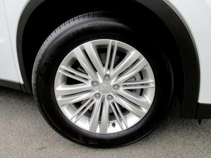 2024 Mitsubishi Outlander LS