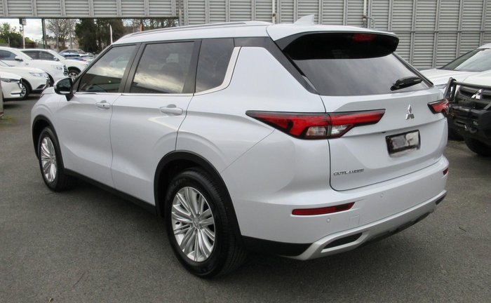 2024 Mitsubishi Outlander LS