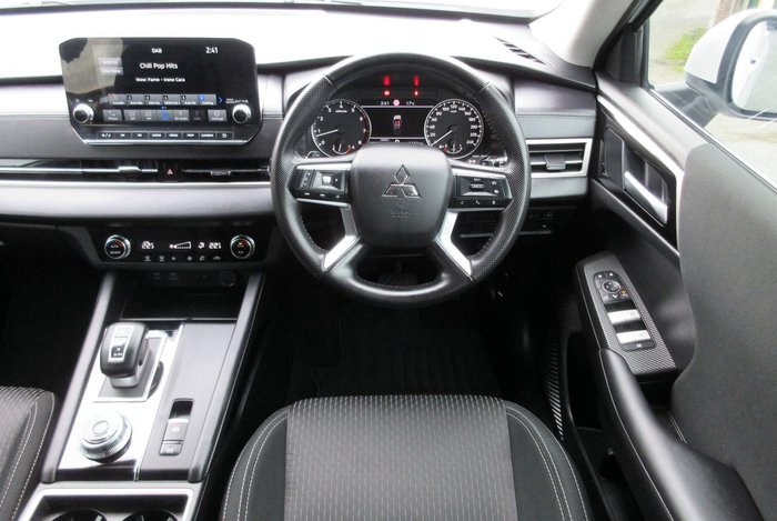 2024 Mitsubishi Outlander LS