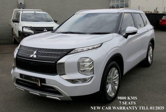 2024 Mitsubishi Outlander LS