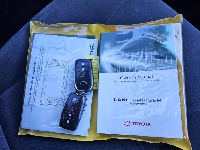 2017 Toyota Landcruiser GXL VDJ200R 4X4 Dual Range Silver Pearl