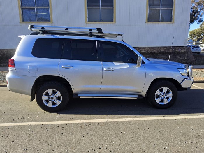 2017 Toyota Landcruiser GXL VDJ200R 4X4 Dual Range Silver Pearl