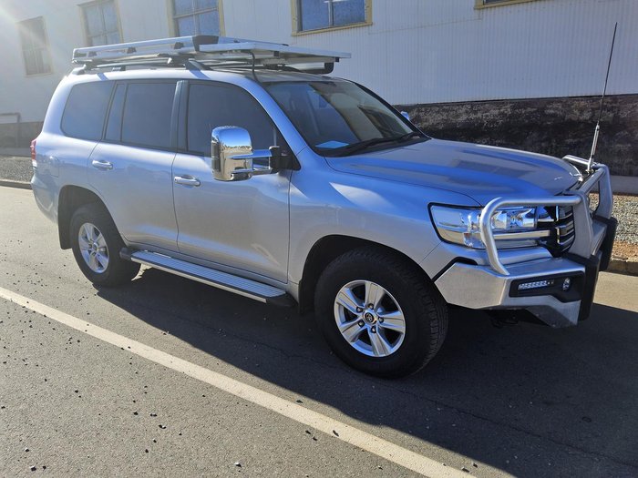 2017 Toyota Landcruiser GXL VDJ200R 4X4 Dual Range Silver Pearl