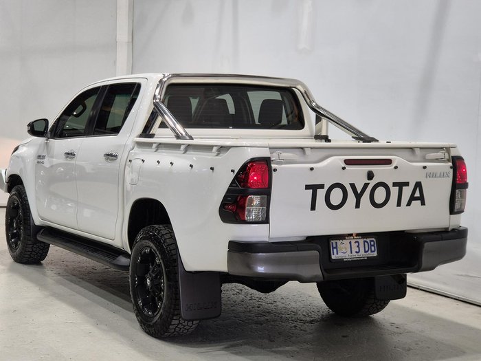 2017 Toyota Hilux SR GGN125R 4X4 Dual Range Glacier White