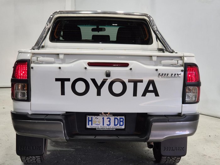2017 Toyota Hilux SR GGN125R 4X4 Dual Range Glacier White