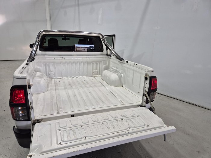 2017 Toyota Hilux SR GGN125R 4X4 Dual Range Glacier White