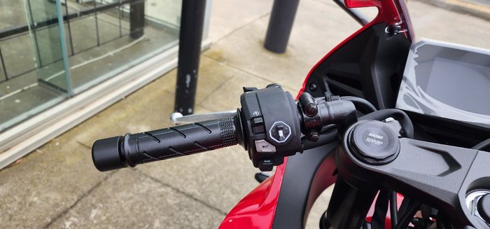 2025 Honda CBR650R RED