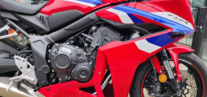 2025 Honda CBR650R RED