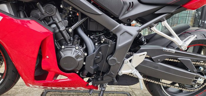 2025 Honda CBR650R RED