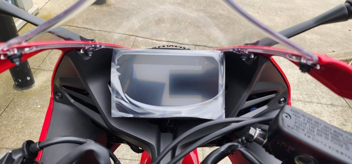 2025 Honda CBR650R RED