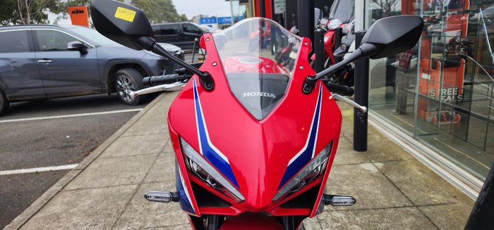 2025 Honda CBR650R RED