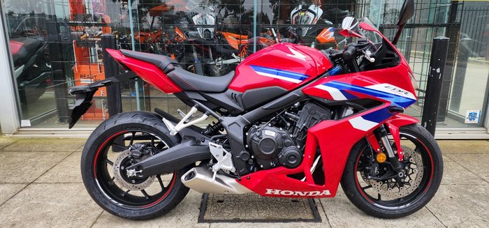 2025 Honda CBR650R RED