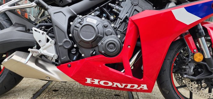 2025 Honda CBR650R RED