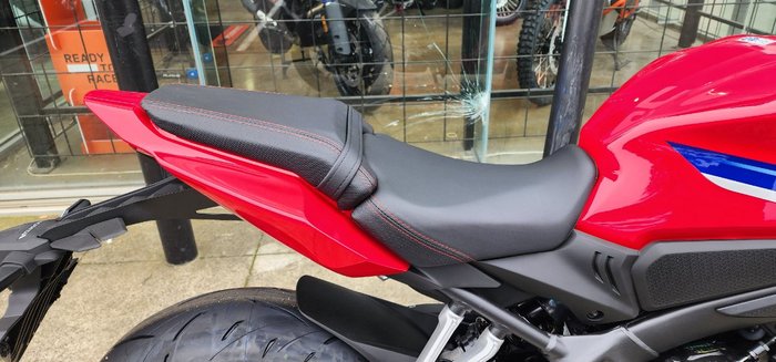 2025 Honda CBR650R RED