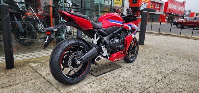 2025 Honda CBR650R RED