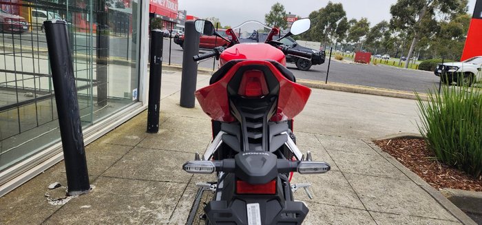 2025 Honda CBR650R RED