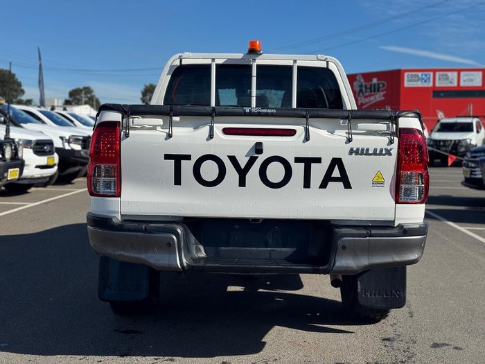 2020 Toyota Hilux SR