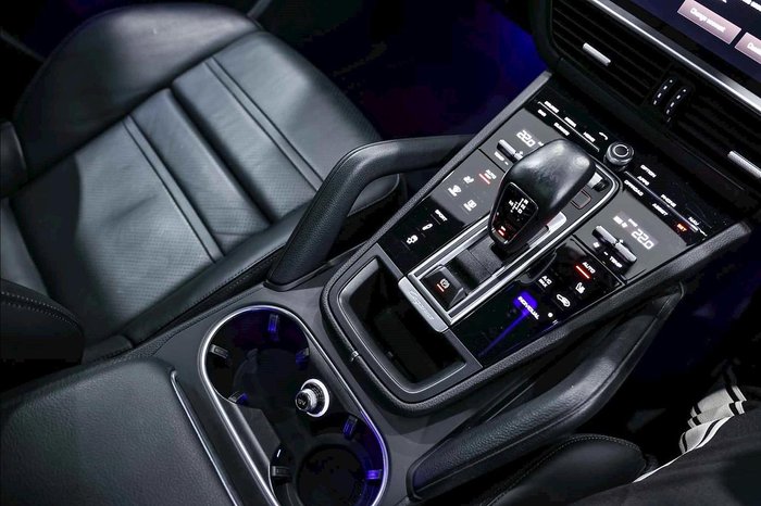 2022 Porsche Cayenne Platinum Edition