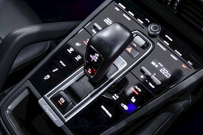 2022 Porsche Cayenne Platinum Edition