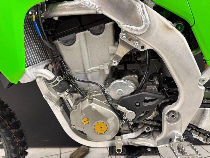 2025 Kawasaki 2025 Kawasaki 450CC KX450 Motocross Green
