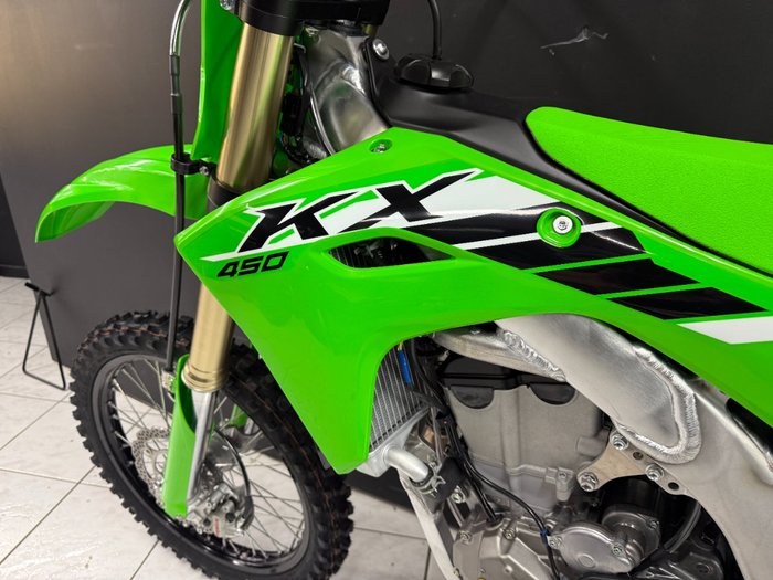 2025 Kawasaki 2025 Kawasaki 450CC KX450 Motocross Green
