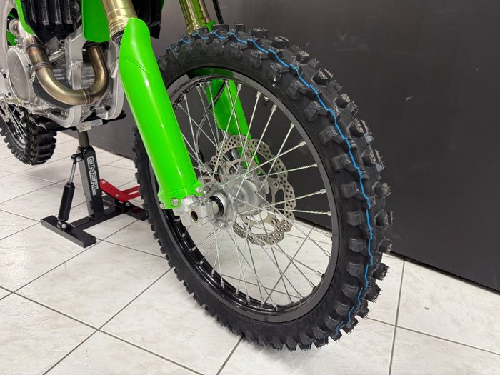 2025 Kawasaki 2025 Kawasaki 450CC KX450 Motocross Green