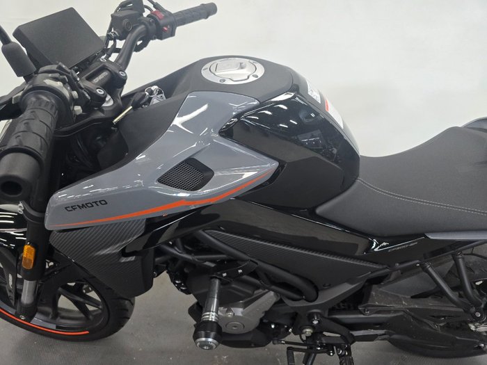 2024 CFMOTO 300 NK ABS Black