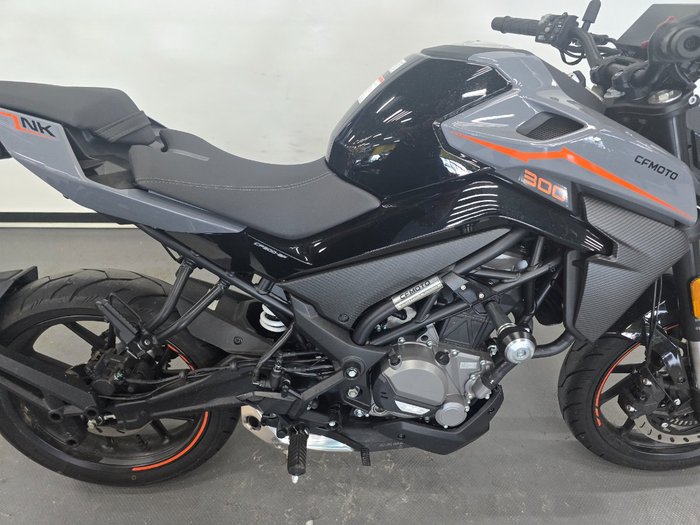 2024 CFMOTO 300 NK ABS Black