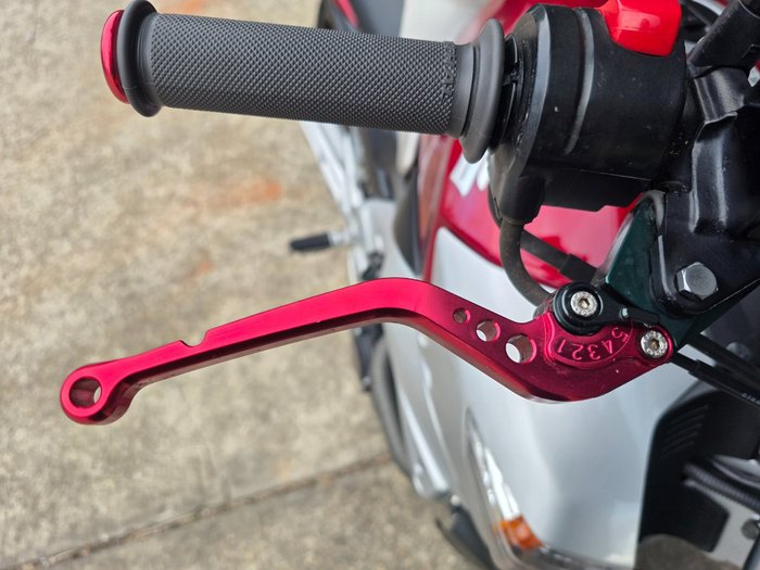 2006 Suzuki GSR600 RED