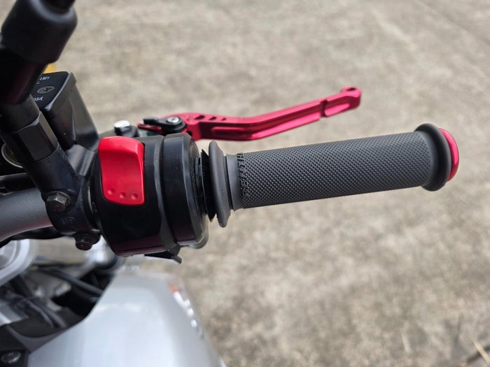 2006 Suzuki GSR600 RED