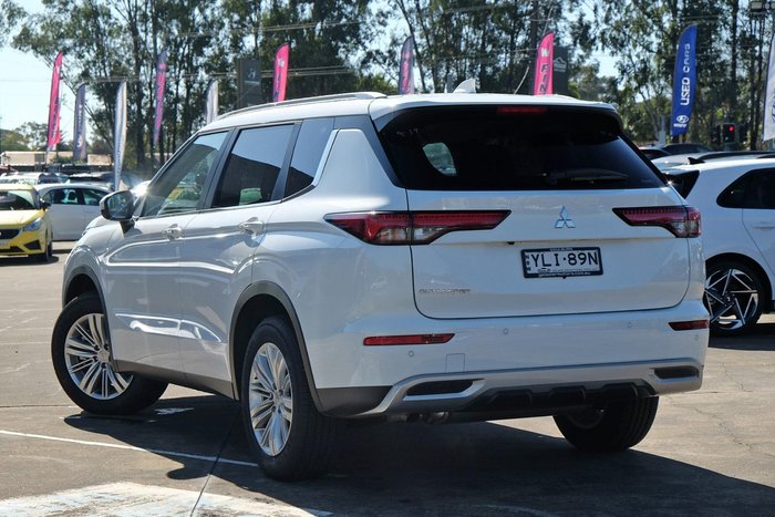 2024 Mitsubishi Outlander LS