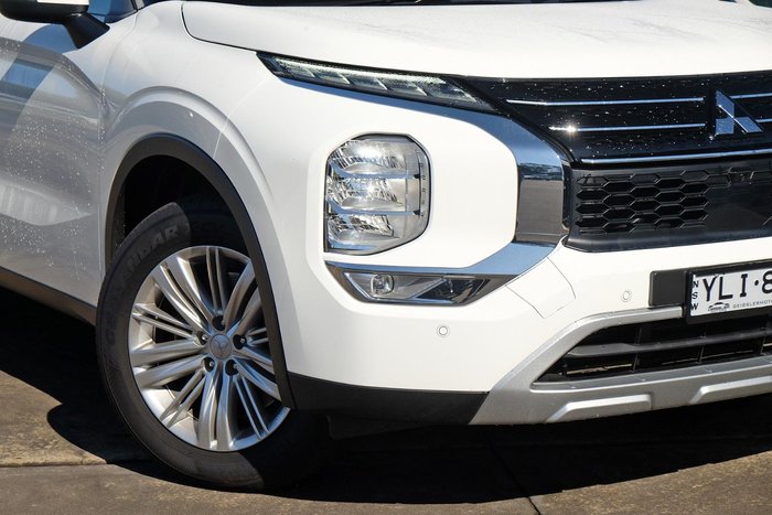2024 Mitsubishi Outlander LS