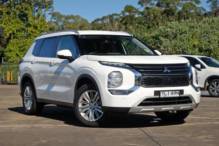 2024 Mitsubishi Outlander LS