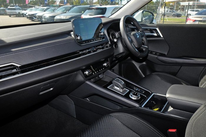 2024 Mitsubishi Outlander LS